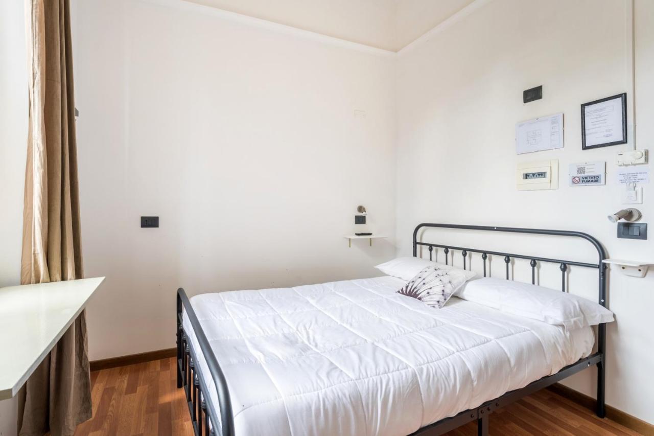 Rooms Piramide โรม ภายนอก รูปภาพ