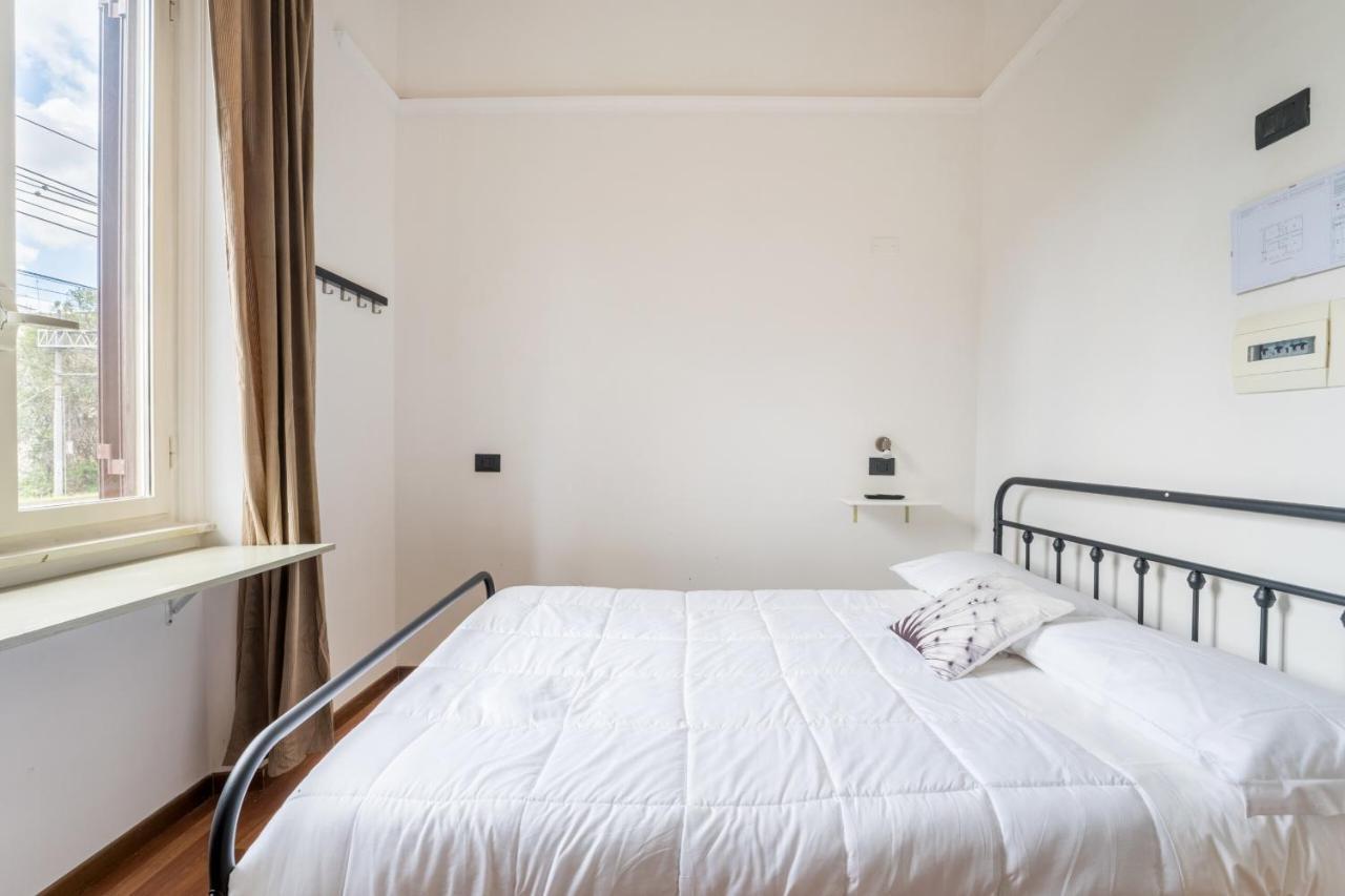 Rooms Piramide โรม ภายนอก รูปภาพ